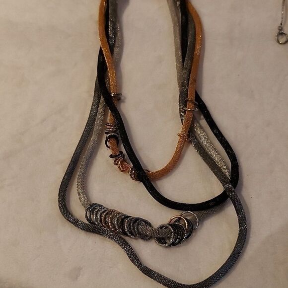 4 Various Necklaces - Picture 5 of 11